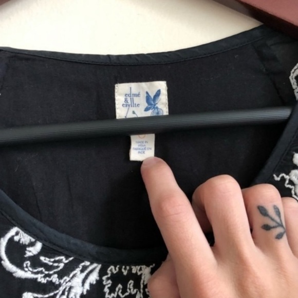 Anthropologie Black White Floral Embroidered Top - Picture 4 of 5